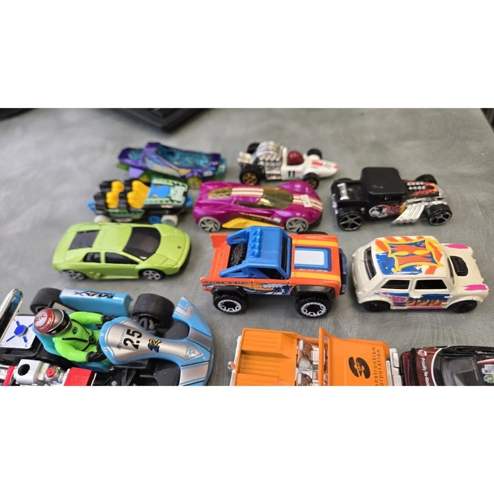 19 Hot Wheels Matchbox Diecast Vehicle Lot BMW Bone Shaker Lamborghini Trucks